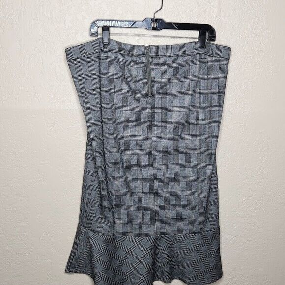 Torrid A-Line Skirt Women's 18 Gray Check Polyester Stretch Tiered Hem Back Zip - Picture 4 of 7